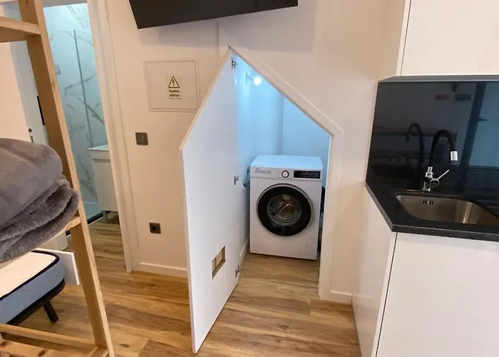 דירה Modern Flat In