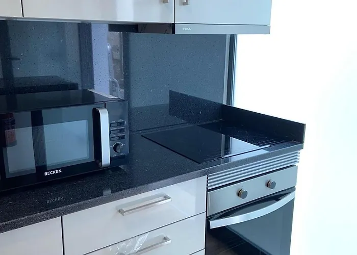 Modern Flat In דירה *