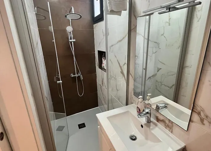 Апартаменты Modern Flat In